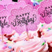 Что подарить начальнице на день рождения - идеи в готовых списках